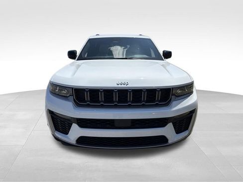 New 2026 Jeep Grand Cherokee L Limited w/ Trailer Tow Package AWD/4WD image 8