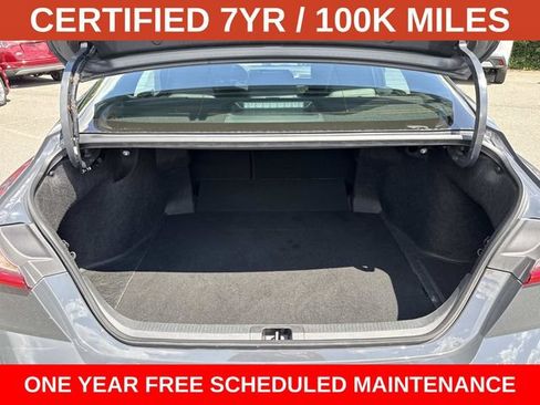 Used 2025 Toyota Camry SE FWD image 9