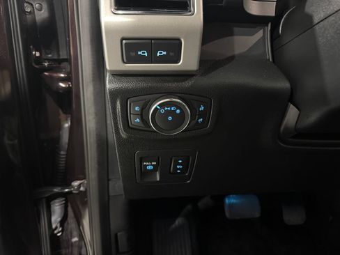 Used 2019 Ford F150 Lariat w/ Equipment Group 502A Luxury AWD/4WD image 35