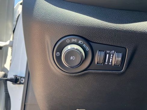 Used 2025 Jeep Compass Limited AWD/4WD image 13
