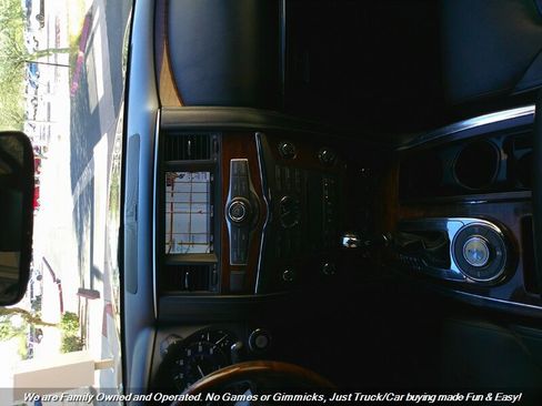 Used 2015 INFINITI QX80 2WD w/ Deluxe Technology Package image 42