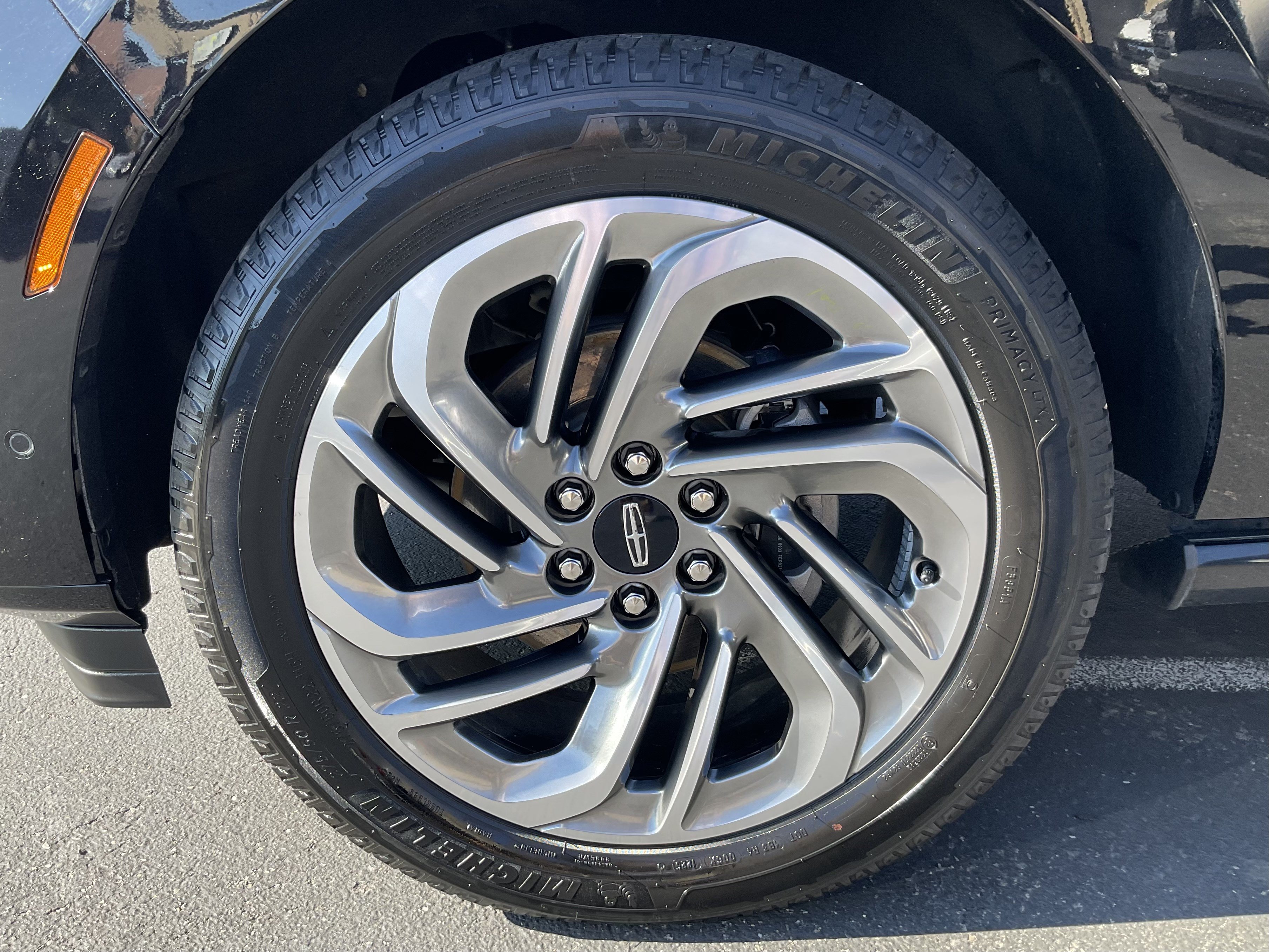 Used 2025 Lincoln Navigator Reserve AWD/4WD image 7