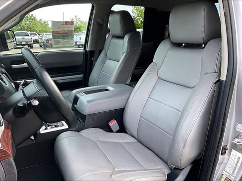 Used 2015 Toyota Tundra Limited w/ Limited Premium Package image 7