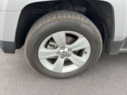 Used 2016 Jeep Patriot Latitude image 10