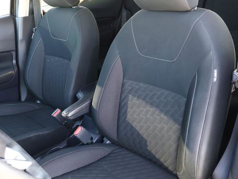 Used 2022 Nissan Kicks S image 12