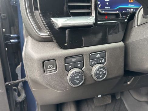 Used 2022 Chevrolet Silverado 1500 RST image 16