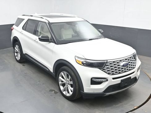 Used 2022 Ford Explorer Platinum w/ Equipment Group 601A AWD/4WD image 40