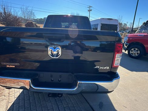 Used 2024 RAM 2500 Big Horn w/ Bed Utility Group image 9