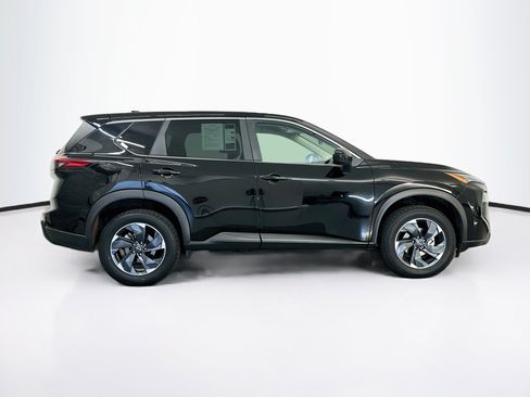Used 2025 Nissan Rogue SV AWD/4WD image 10