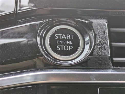 Used 2024 Nissan Pathfinder SL w/ Black Appearance Package image 33