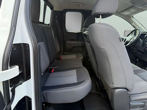 Used 2022 Nissan Titan S image 14