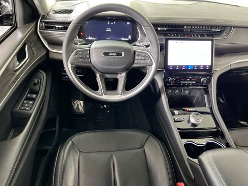 Used 2023 Jeep Grand Cherokee L Limited image 22