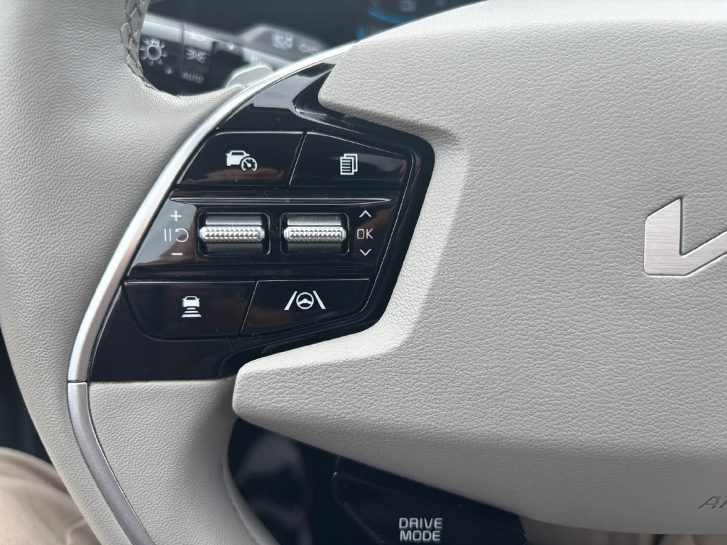 Used 2023 Kia Niro Wave w/ Wave Preserve Package FWD image 31