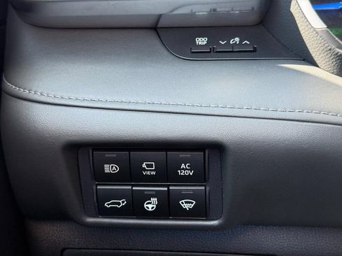 Used 2021 Toyota Highlander Platinum AWD/4WD image 30