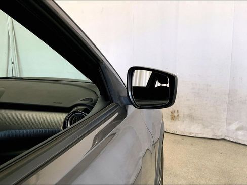 Used 2018 Nissan Kicks SV FWD image 11
