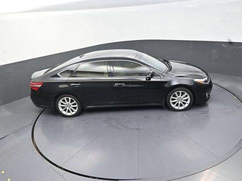 Used 2013 Toyota Avalon Limited image 29