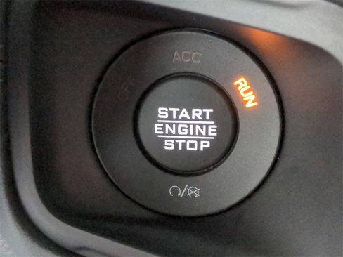 New 2025 Jeep Wrangler Unlimited Rubicon w/ Technology Group image 28