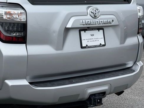 Used 2017 Toyota 4Runner SR5 image 9