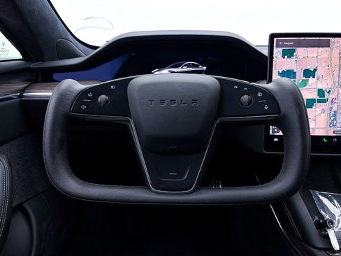 Used 2022 Tesla Model S image 25