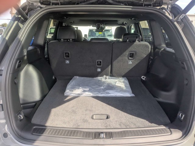 New 2027 Jeep Grand Cherokee Altitude AWD/4WD image 12
