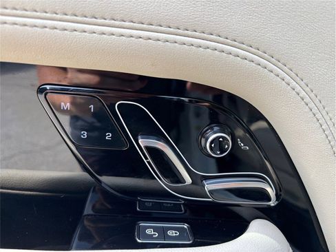 Used 2018 Land Rover Range Rover image 19