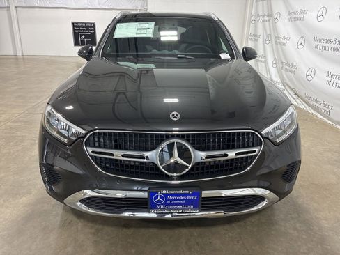 New 2026 Mercedes-Benz GLC 300 4MATIC image 2