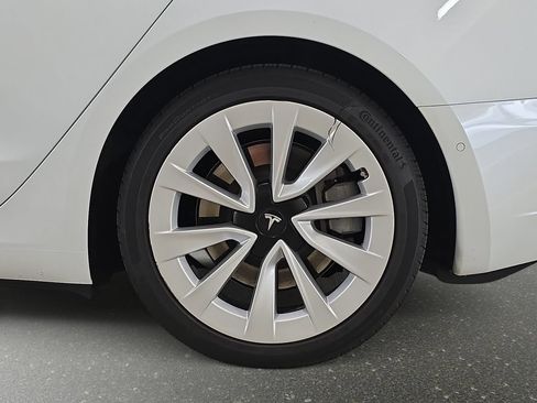 Used 2022 Tesla Model 3 Long Range AWD/4WD image 32