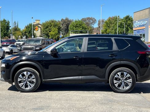 Used 2023 Nissan Rogue SV image 7