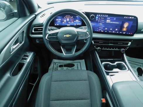 Used 2024 Chevrolet Traverse LT image 15