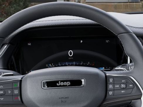 New 2025 Jeep Grand Cherokee Limited w/ Luxury Tech Group II image 17