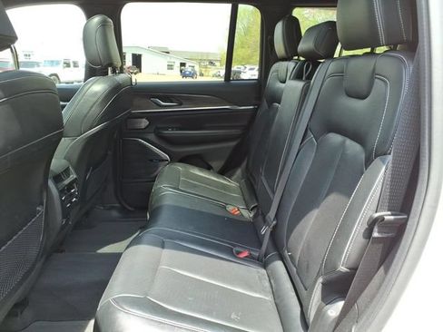 Used 2022 Jeep Grand Cherokee Overland AWD/4WD image 13