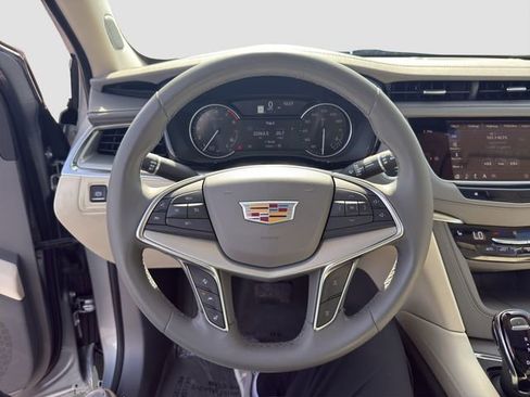 Used 2025 Cadillac XT5 Premium Luxury AWD/4WD image 10