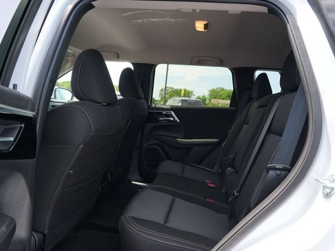 Used 2023 Mitsubishi Outlander ES AWD/4WD image 17
