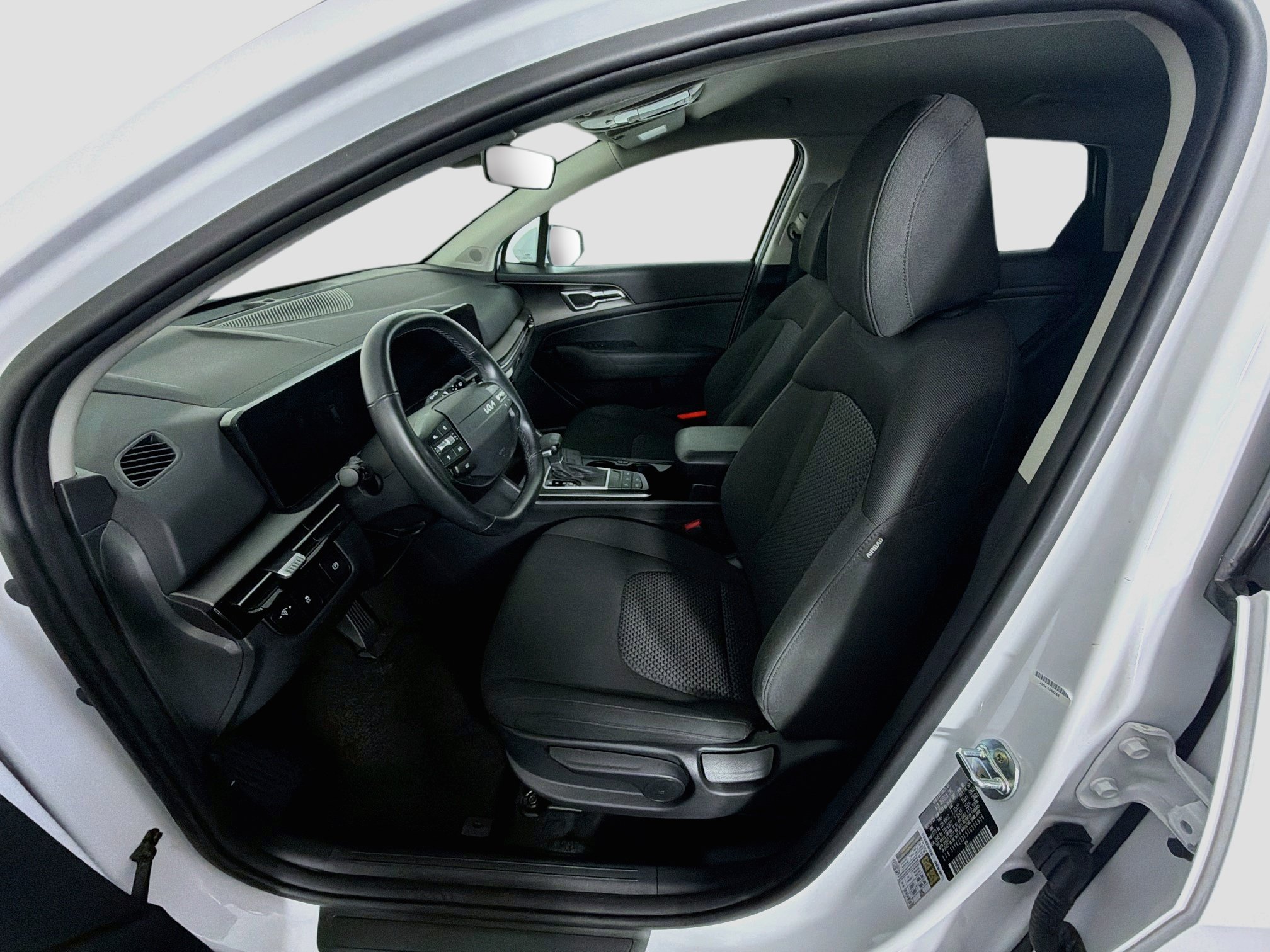Used 2026 Kia Sportage LX FWD image 13