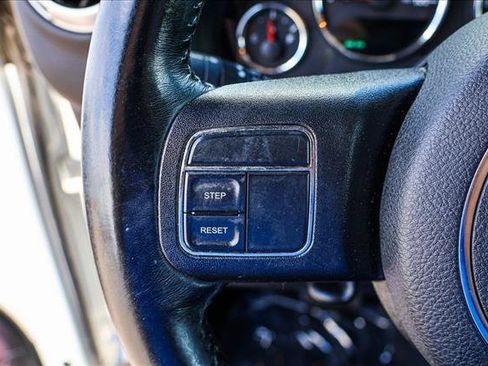 Used 2017 Jeep Wrangler Unlimited Sahara AWD/4WD image 13