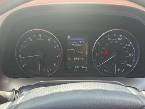 Used 2018 Toyota RAV4 LE w/ All Weather Liner Package FWD image 26