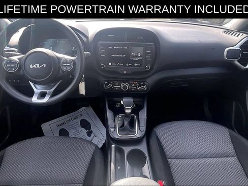 Used 2025 Kia Soul LX w/ LX Technology Package FWD image 14