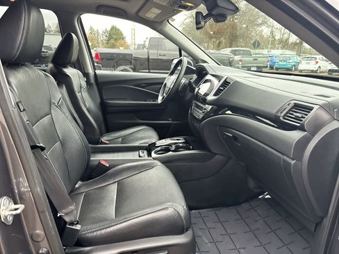 Used 2017 Honda Pilot Elite image 4