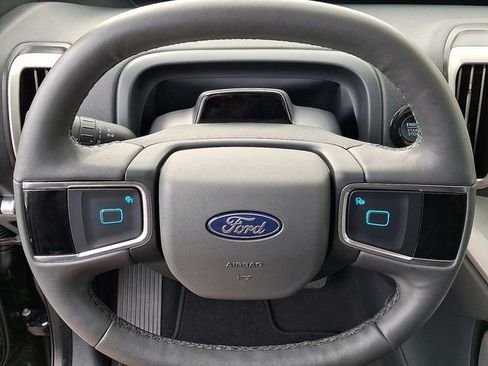 Used 2025 Ford Expedition Active image 20