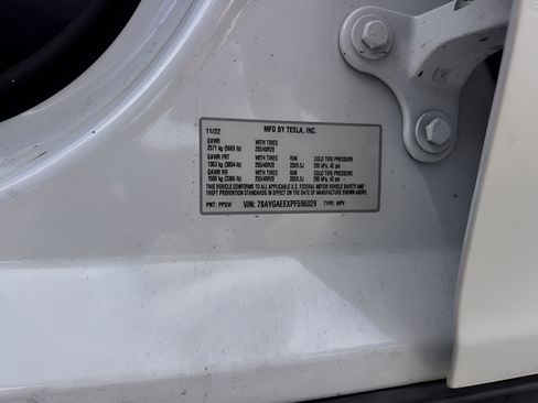 Used 2023 Tesla Model Y Long Range AWD/4WD image 25