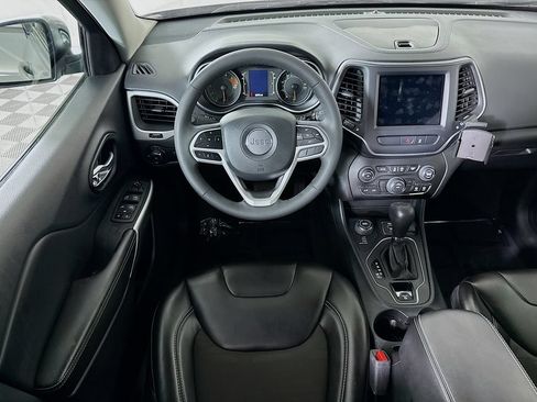 Used 2022 Jeep Cherokee Latitude AWD/4WD image 4