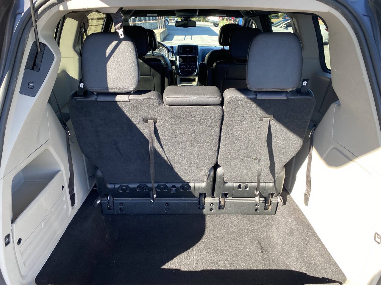 Used 2018 Dodge Grand Caravan SXT FWD image 30