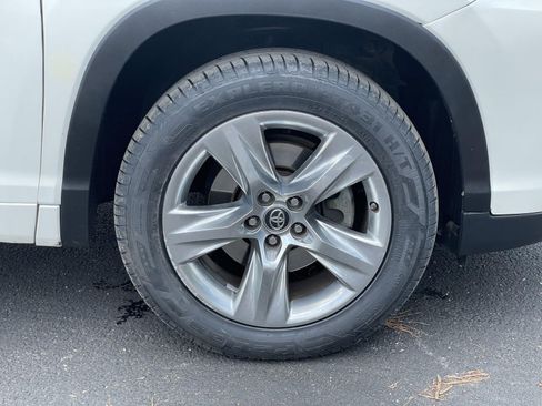 Used 2019 Toyota Highlander Limited FWD image 58