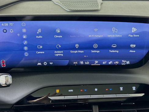 Used 2025 Buick Enclave Avenir AWD/4WD image 13