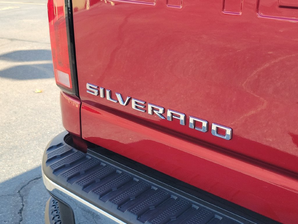 Used 2025 Chevrolet Silverado 3500 LTZ w/ LTZ Convenience Package AWD/4WD image 12