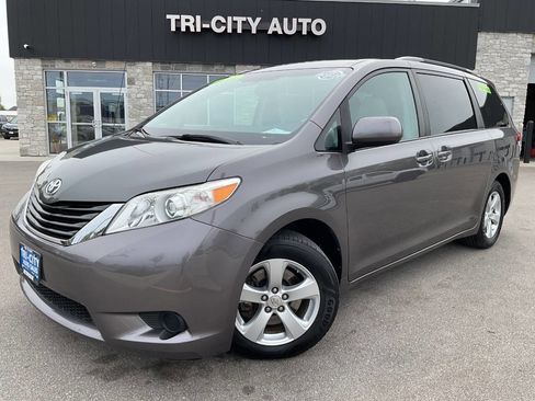 Used 2011 Toyota Sienna LE FWD image 1