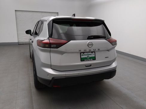Used 2024 Nissan Rogue S AWD/4WD image 6