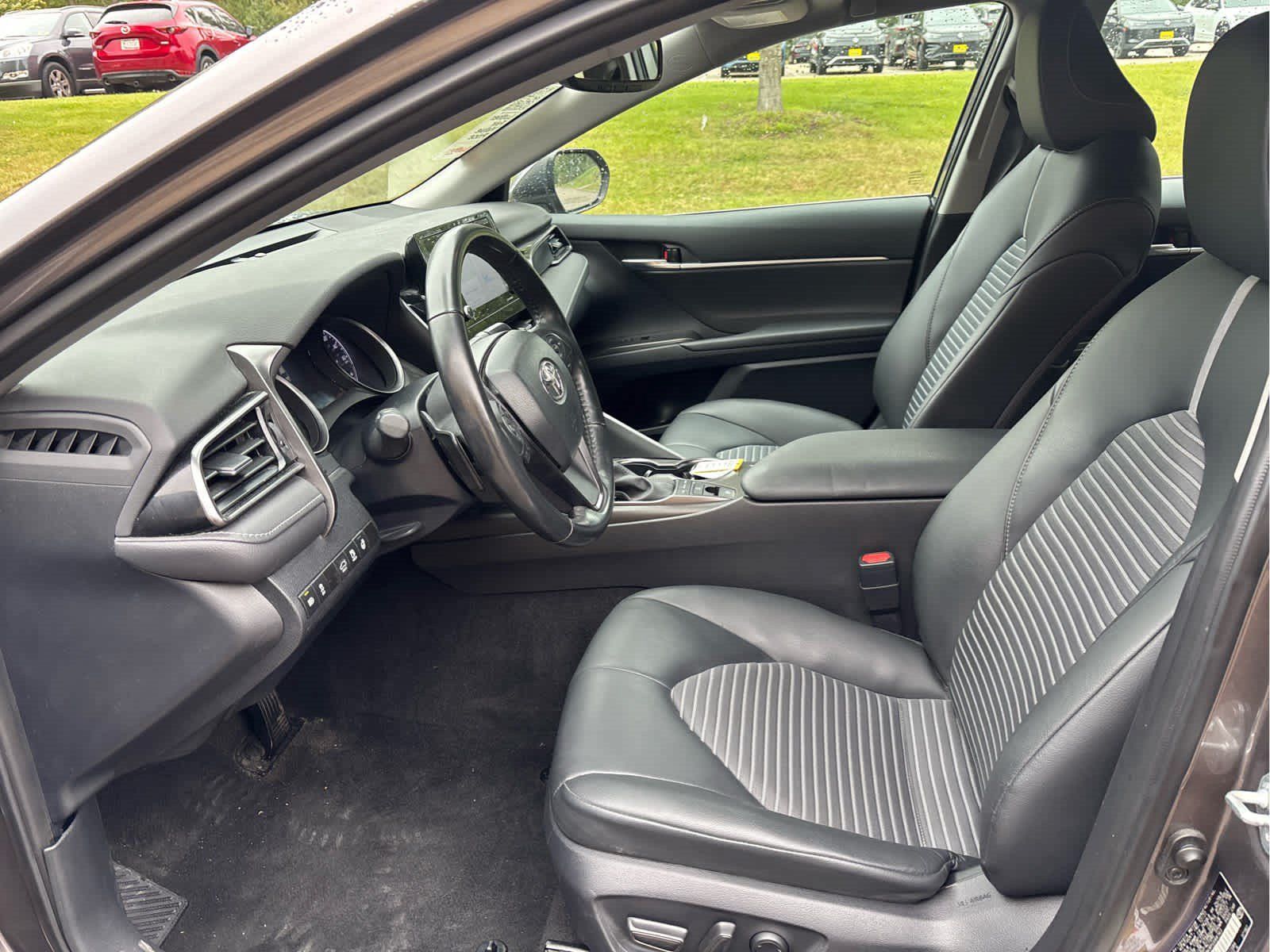 Used 2023 Toyota Camry SE w/ Cold Weather Package AWD/4WD image 9