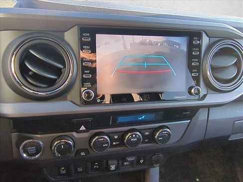 Used 2021 Toyota Tacoma TRD Off-Road image 11