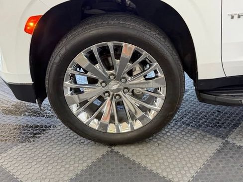Used 2021 Chevrolet Tahoe LT w/ LT Signature Package AWD/4WD image 15